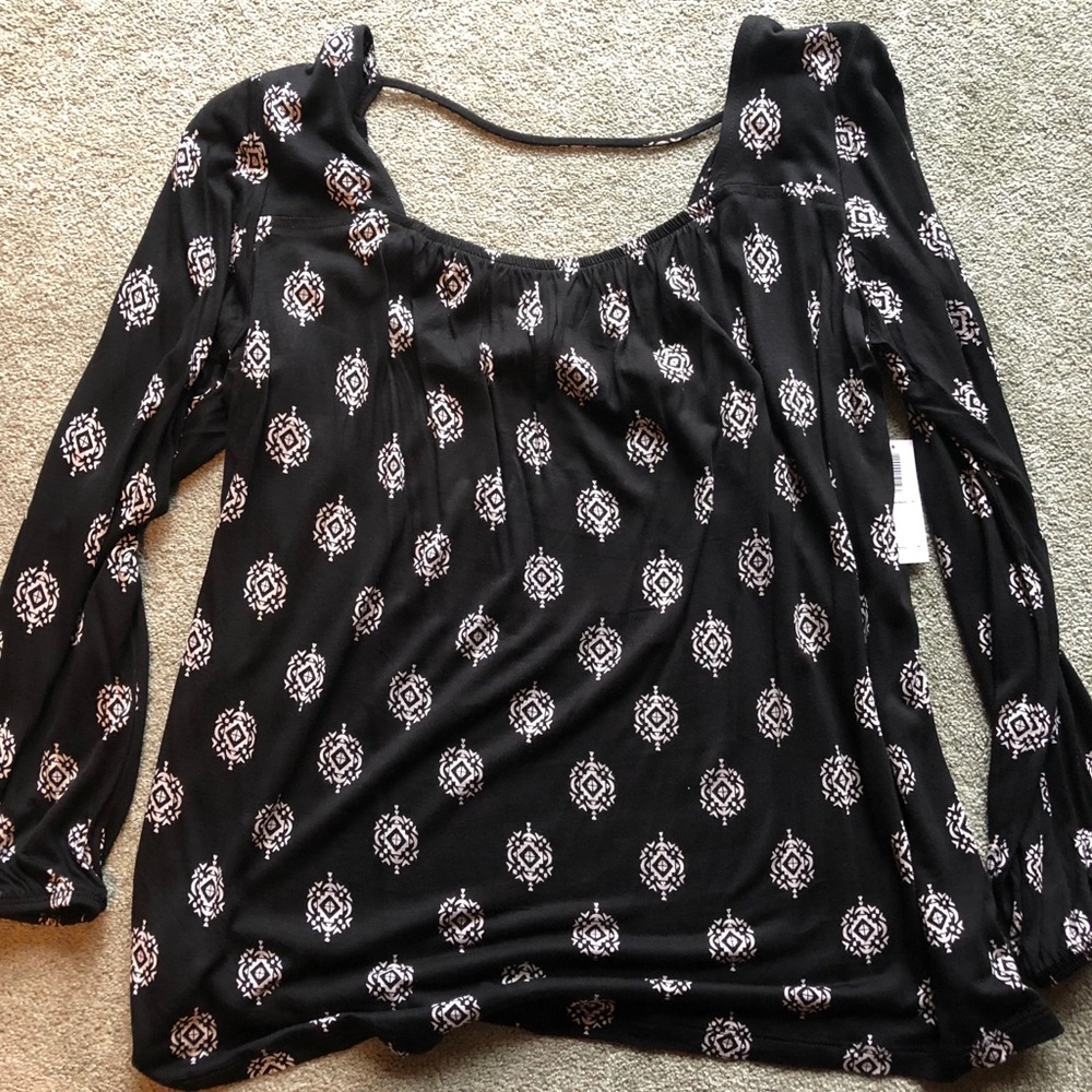 Old navy long sleeve shirt